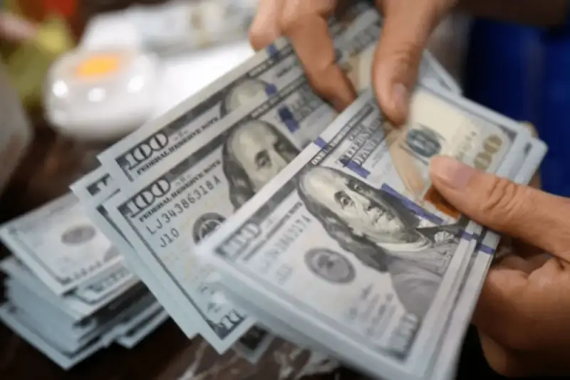 پیش بینی قیمت دلار سه شنبه ۱۲ خرداد ۱۴۰۵