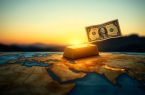 کاهش قیمت طلا در ۲۴ ساعت اخیر | نفت، طلا را پایین کشید؟