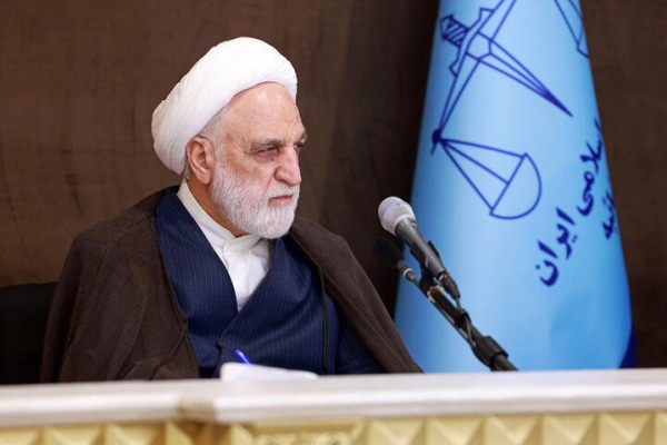 اکنون شرایط سختی حاکم است و همه ما موظفیم به دولت کمک کنیم/ باید بیش از گذشته مراقب نفوذیها باشیم