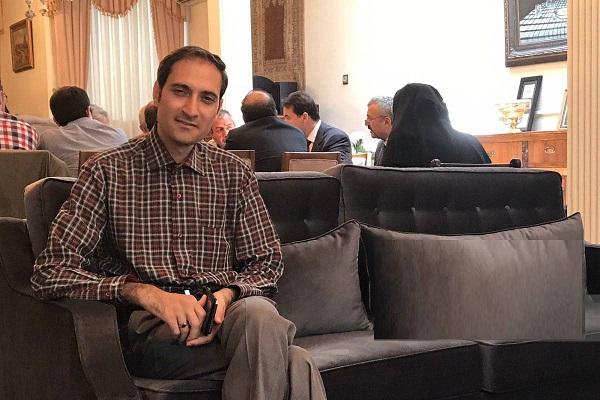 مردی که رفت، اما واژههایش هنوز نفس میکشند/سوگ قلمی که دیگر نمینویسد