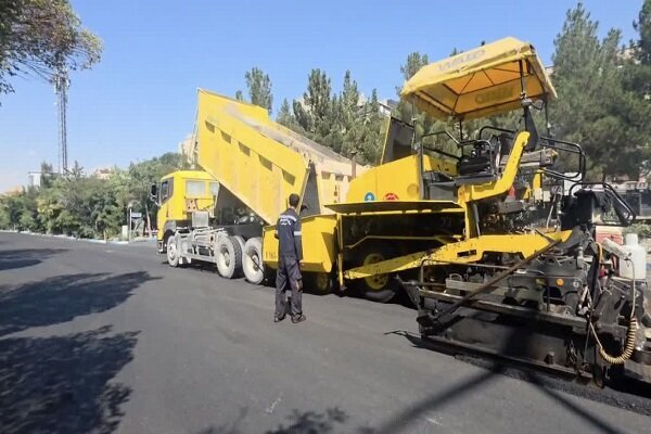توزیع ۳۵۰ هزار و ۸۷۵ تن آسفالت در۹۲۲ محله و معبر تبریز از ابتدای سال جاری